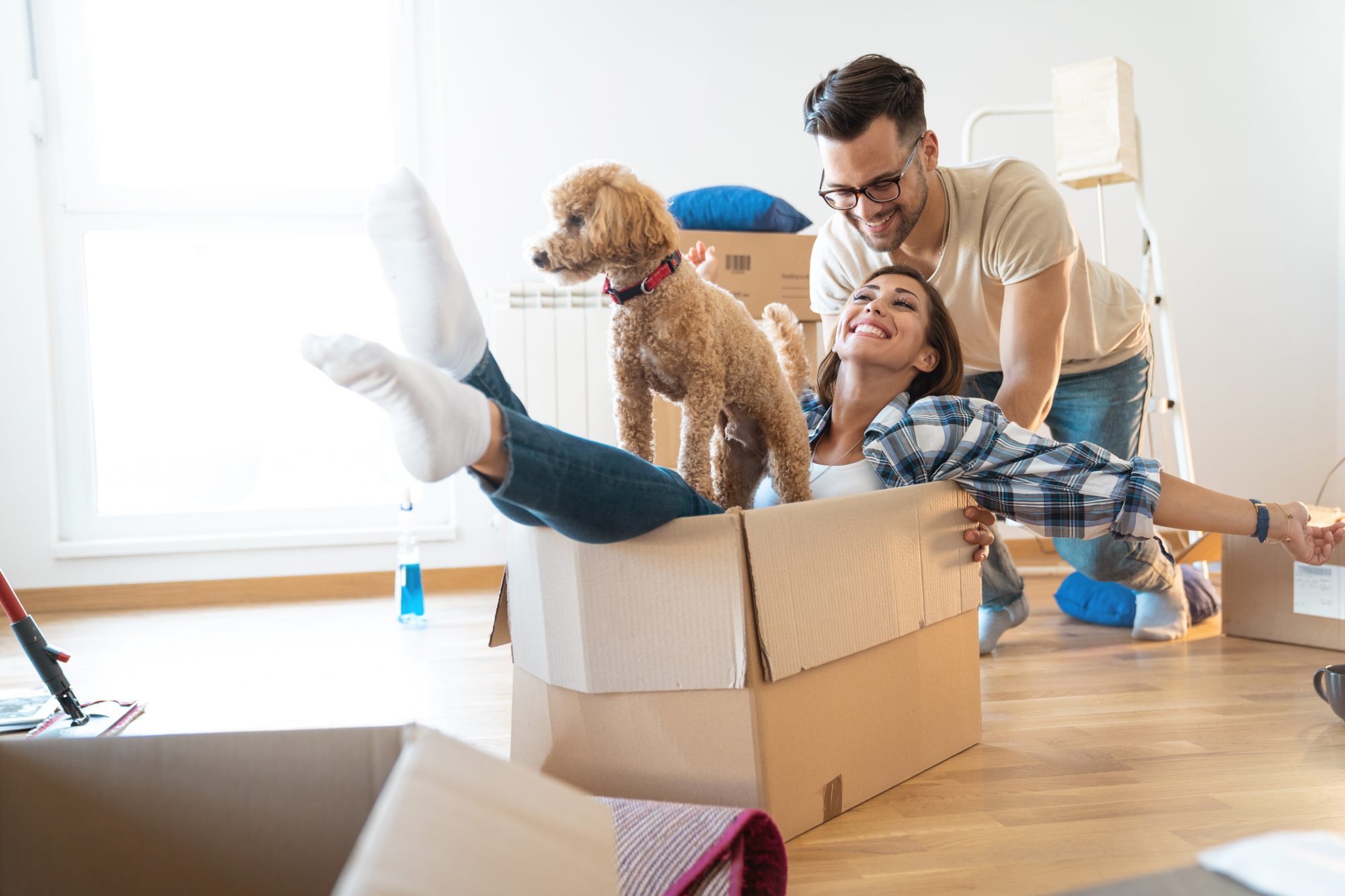 young-couple-moving-apartment